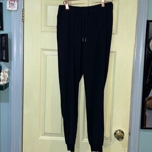 Lululemon Athletica Charcoal joggers 27” inseam